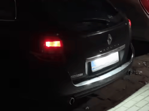 Подсветка номера на Renault / Dacia