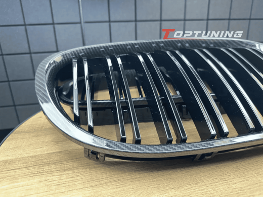 Решітка радіатора BMW F01 чорна глянсова, стиль М+рамка під карбон Решітка радіатора BMW F01 чорна глянсова, стиль М+рамка під карбон