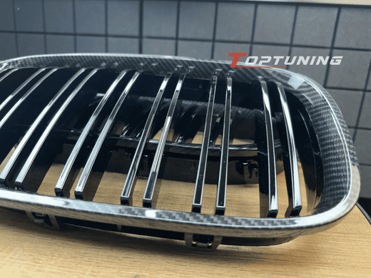 Решітка радіатора BMW F01 чорна глянсова, стиль М+рамка під карбон Решітка радіатора BMW F01 чорна глянсова, стиль М+рамка під карбон