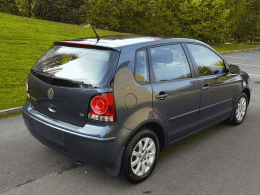 Центральный стоп-сигнал  Volkswagen Golf Mk5 / GTI / R32 (05-09) красный