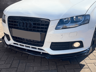 Накладка переднього бампера Audi A4 B8 8K  (2009-2012 р.в.) чорний глянець