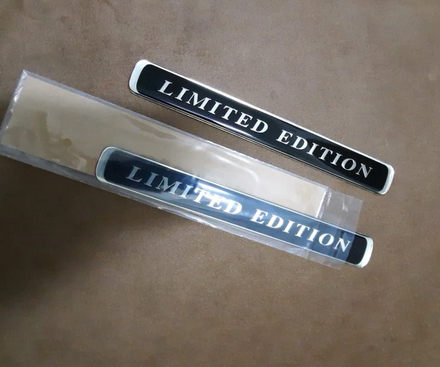 Наклейка-эмблема Limited Edition на Toyota