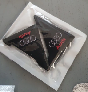 Защитные резиновые накладки на дверные углы Audi